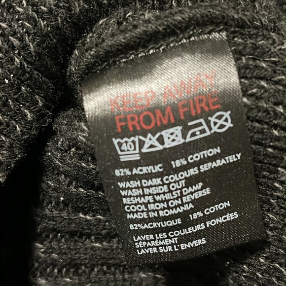 Urban Outfitters Cropped Knit Black Sweater Size M - Picture 5 of 5